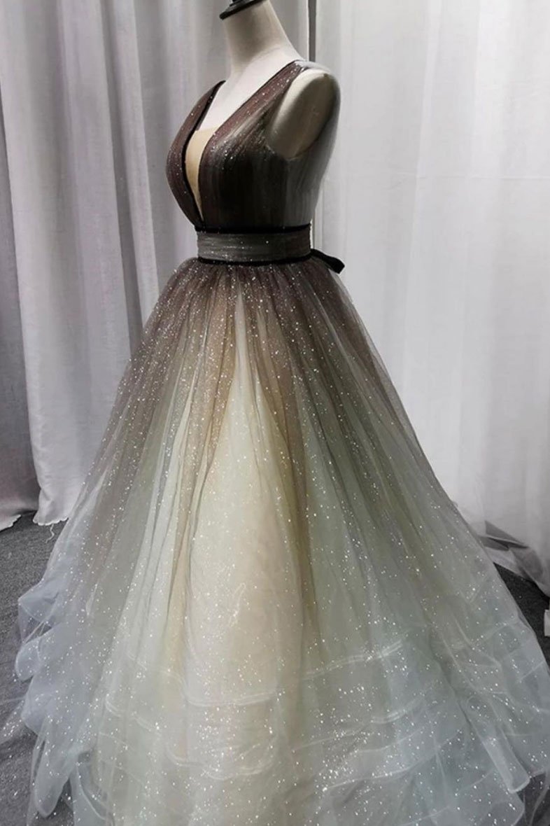 Einfaches langes Ballkleid aus Tüll mit Pailletten in Kaffee, DS2082