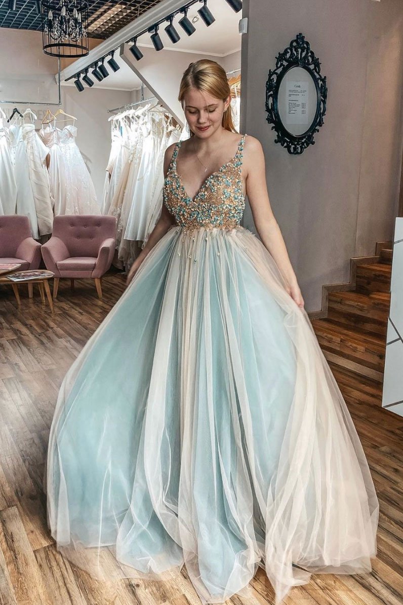 Robe de bal longue en tulle et dentelle à col en V, DS2327
