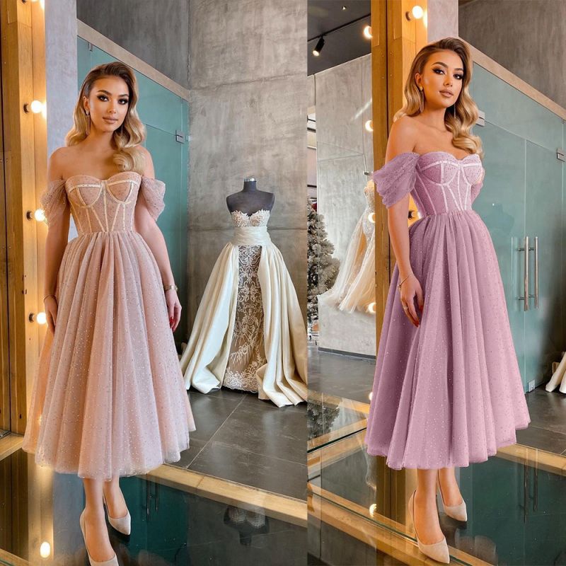Robe de bal courte élégante en tulle à paillettes et épaules dénudées, DS2790