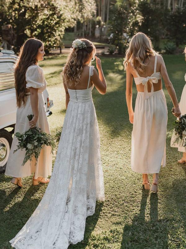 Robe de mariée trapèze en dentelle, dos nu, col en V, bretelles spaghetti, DS2674