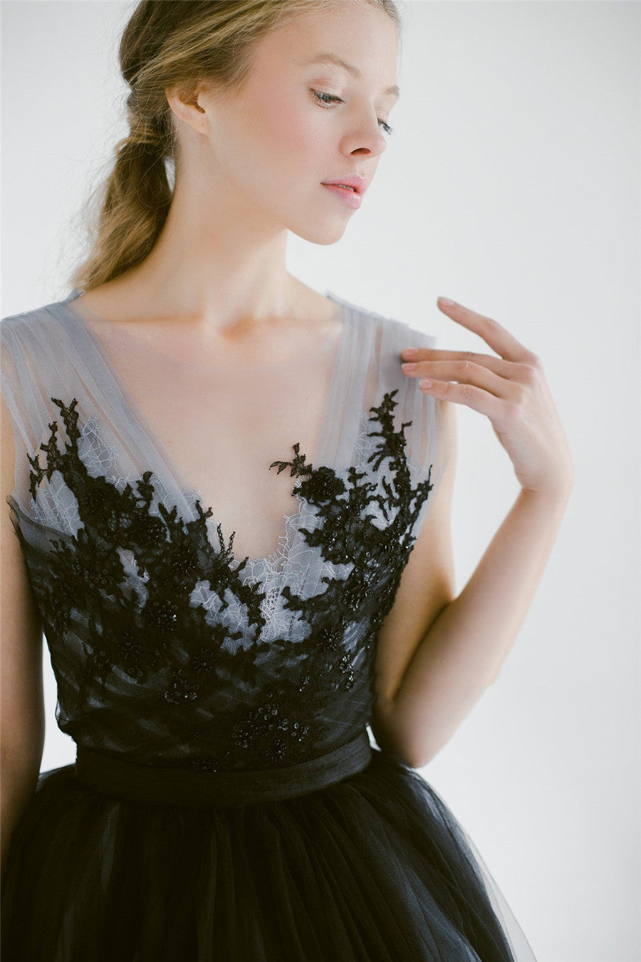 Robe de mariée trapèze unique, en dentelle, avec appliques et perles, à volants, LW062