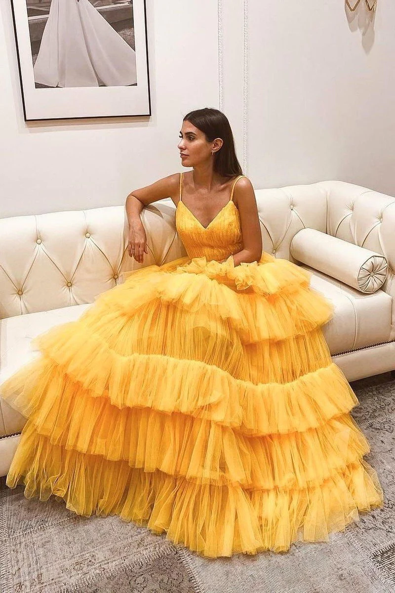 Gelbes Ballkleid aus Tüll mit Rüschen am Mieder, DS9588