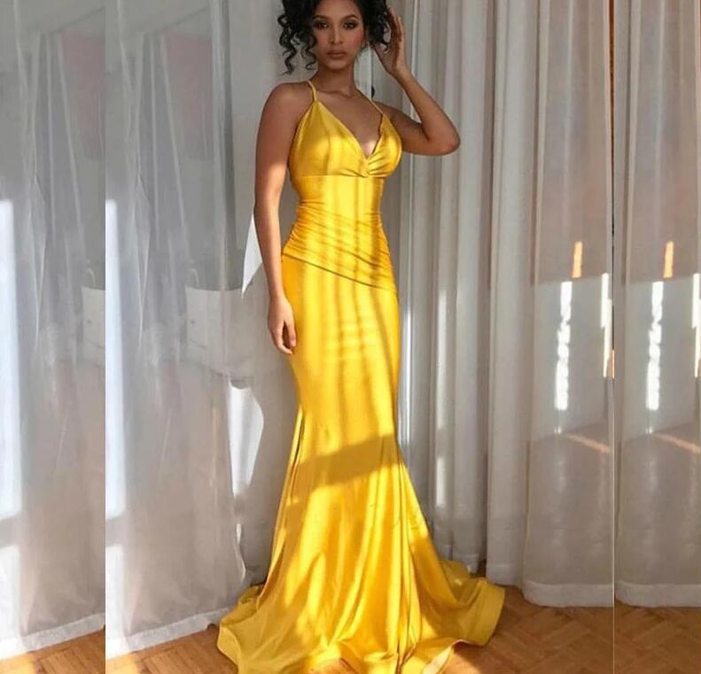 Sexy Goldgelb Spaghettiträger V-Ausschnitt Meerjungfrau Langes Ballkleid, CD3175