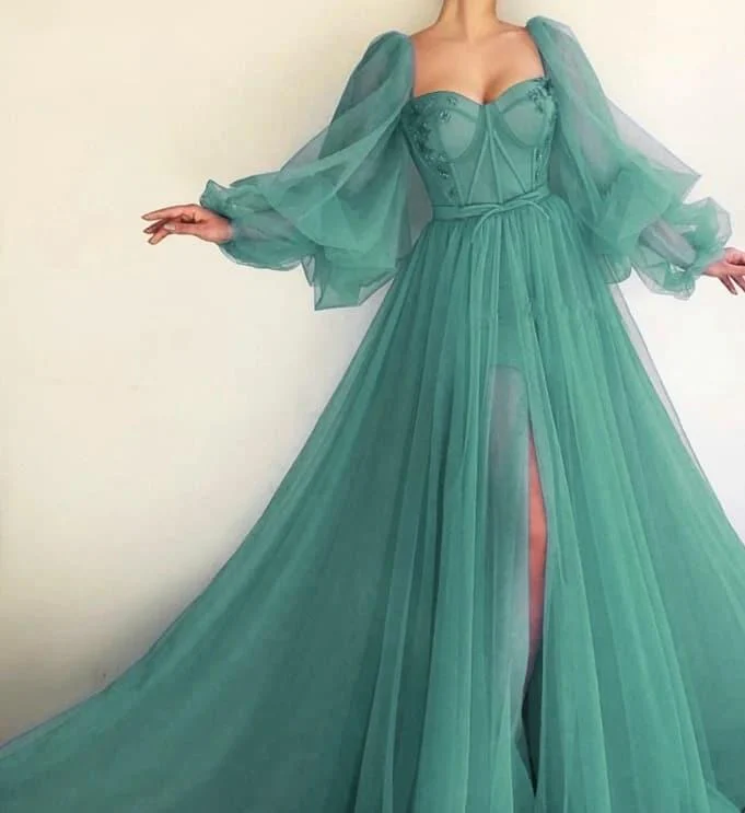 Langes rückenfreies Ballkleid aus Tüll mit Puffärmeln, CD3174
