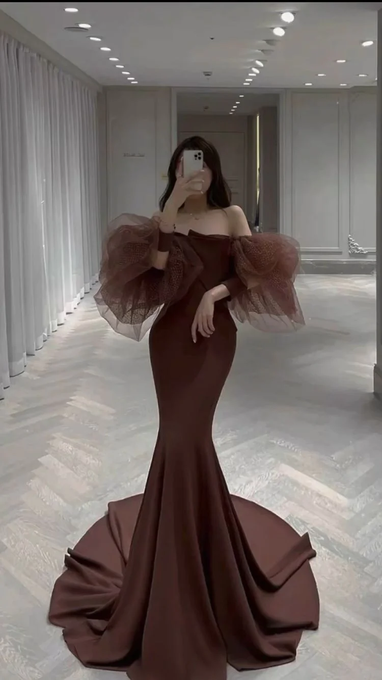 Schlichtes Meerjungfrau-Ballkleid, trägerloses Abendkleid mit Tüllärmeln, DS4536