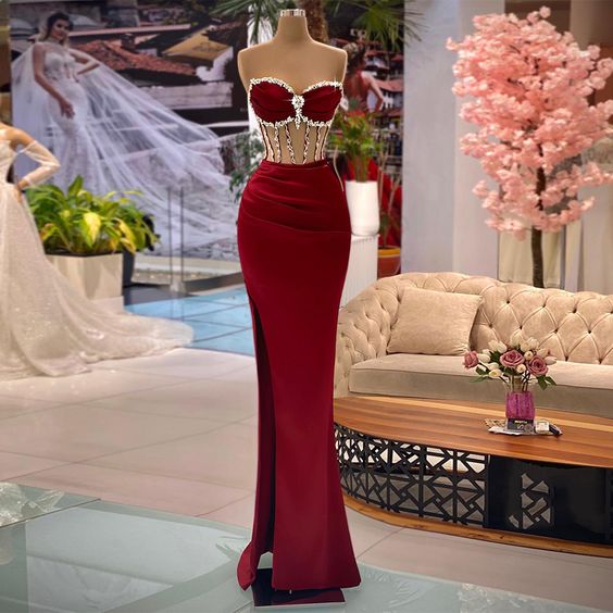 Burgunderrote Ballkleider Robes De Soiree Durchsichtiger Körper Sweetheart Perlenbesatz Strass Meerjungfrau Abendkleid Split Pageant Kleid, DS5128