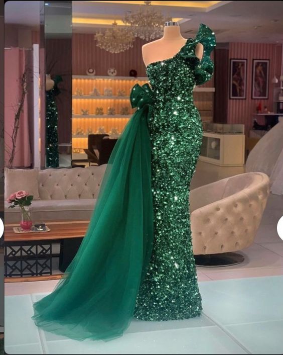 Paillettenkleid mit seitlicher Schleppe, Ballkleid, DS4652