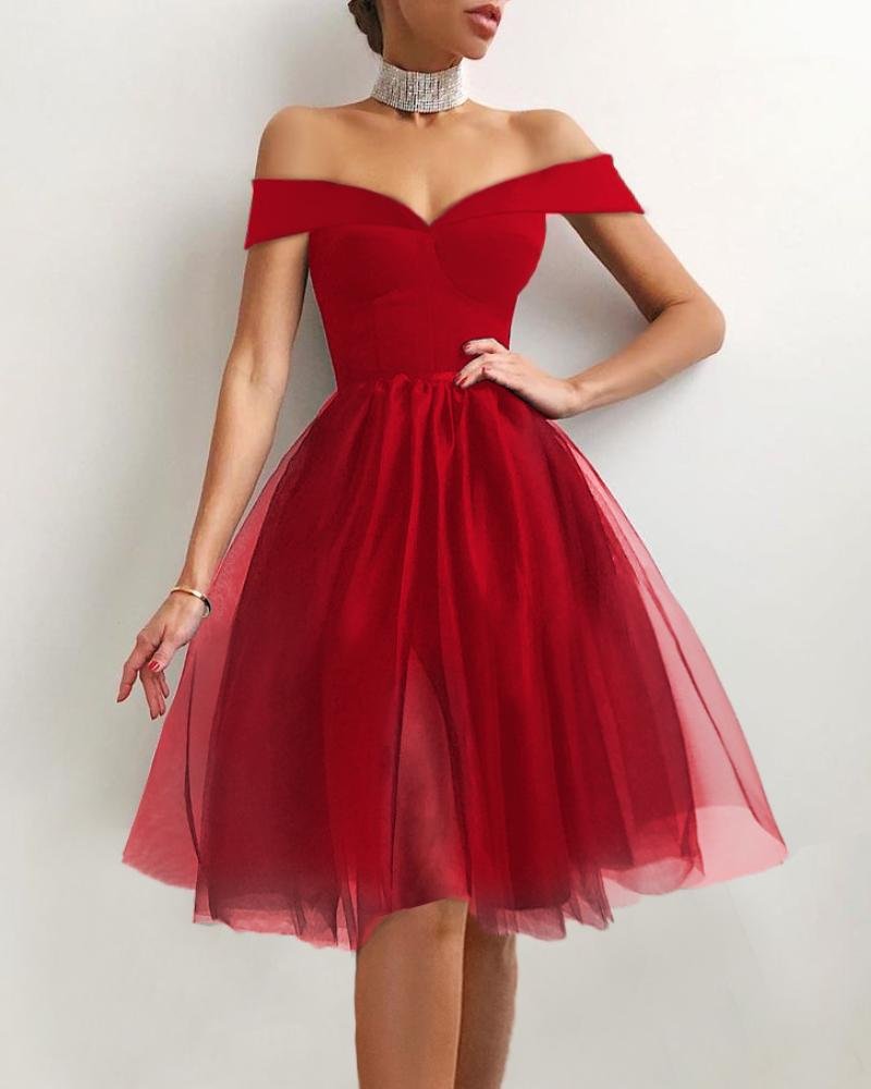 Robe de cocktail élégante en maille superposée à épaules dénudées, DS3980