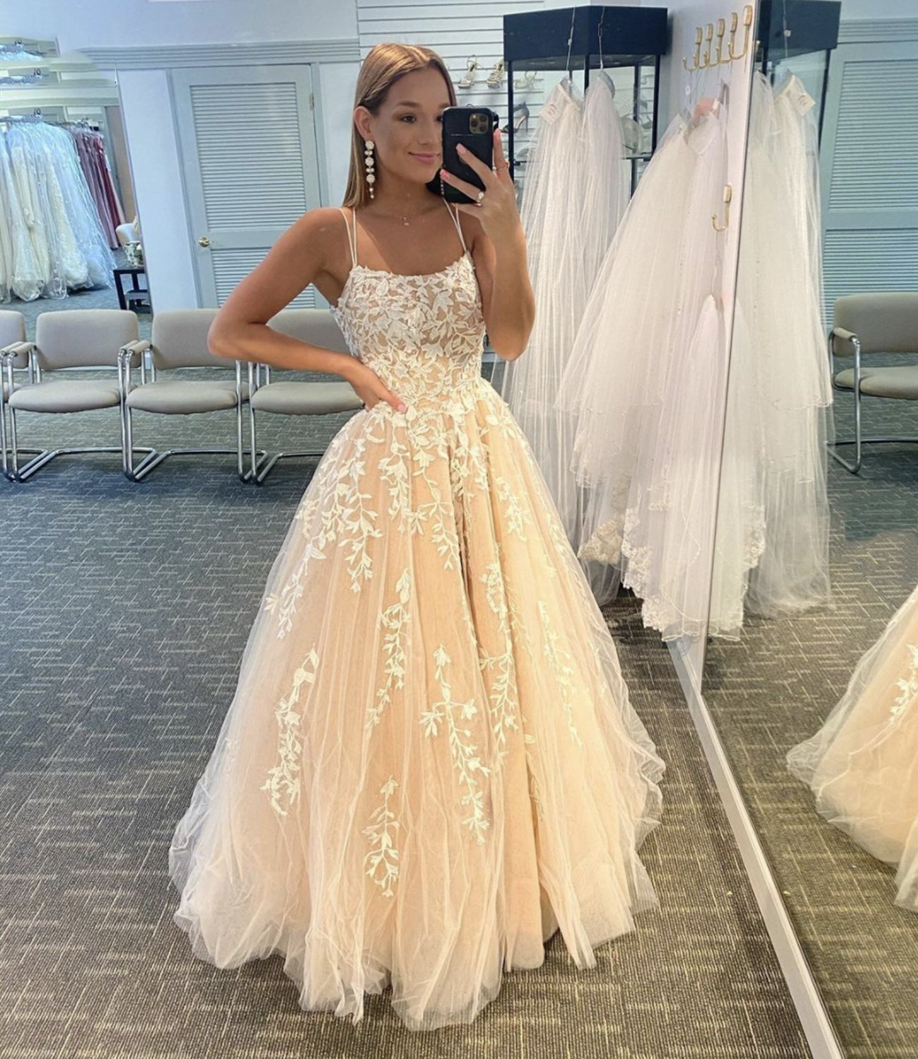 Stilvolles Champagner-Applikations-Ballkleid mit doppelten Trägern, Abendkleid aus Spitzentüll, DS4469