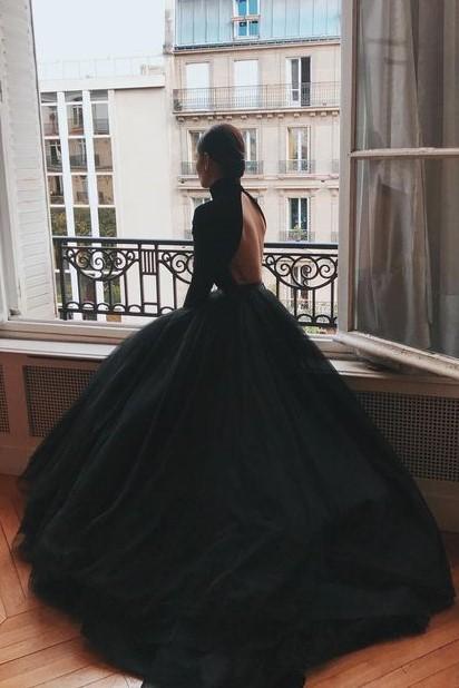 Schwarzes Ballkleid mit hohem Halsausschnitt und langen Ärmeln, Abendkleider, DS4660