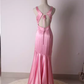 Robe de bal sirène rose fuchsia glamour en satin perlé et froncée DP7622