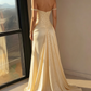 Glamouröses champagnerfarbenes Off-Shoulder Meerjungfrau-Abendkleid mit Perlenoberteil und Satin-Schleppe DP8414