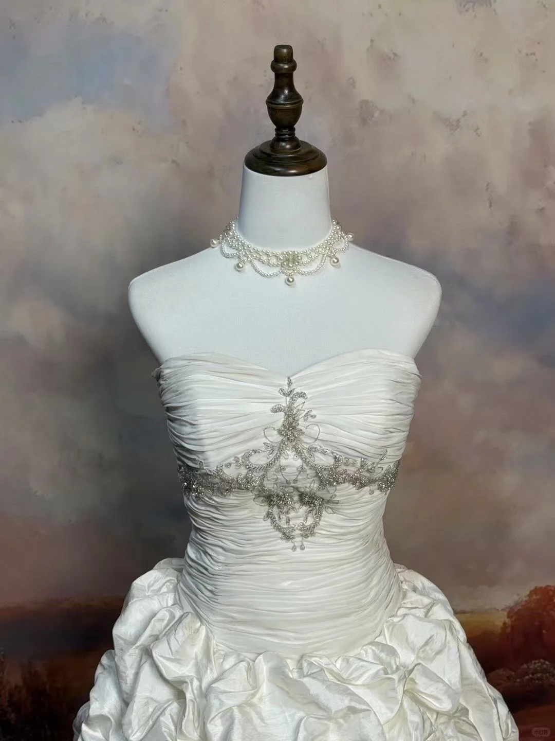 Robe de mariée bustier élégante à fronces, coupe trapèze, ornée de strass, DP7059