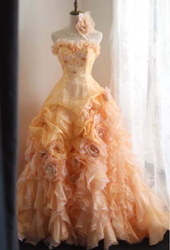 Gorgeuse robe de bal à volants floraux – Robe de princesse en organza perlée sans bretelles avec fleurs 3D DP7005