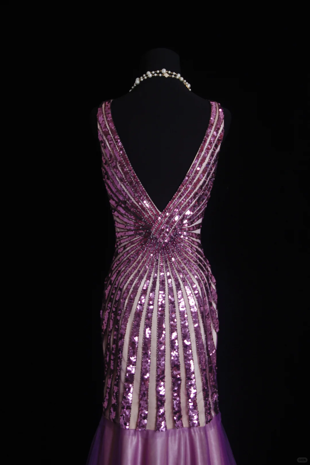 Glamorous Lavender Mermaid Sequin Beaded Sparkly V-Neck Sleeveless Formal Evening Gown DP7372