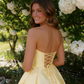 Vintage sonnengelbes, trägerloses Satin-Ballkleid mit Herzausschnitt für Sweet 15 Quinceañera DP8009