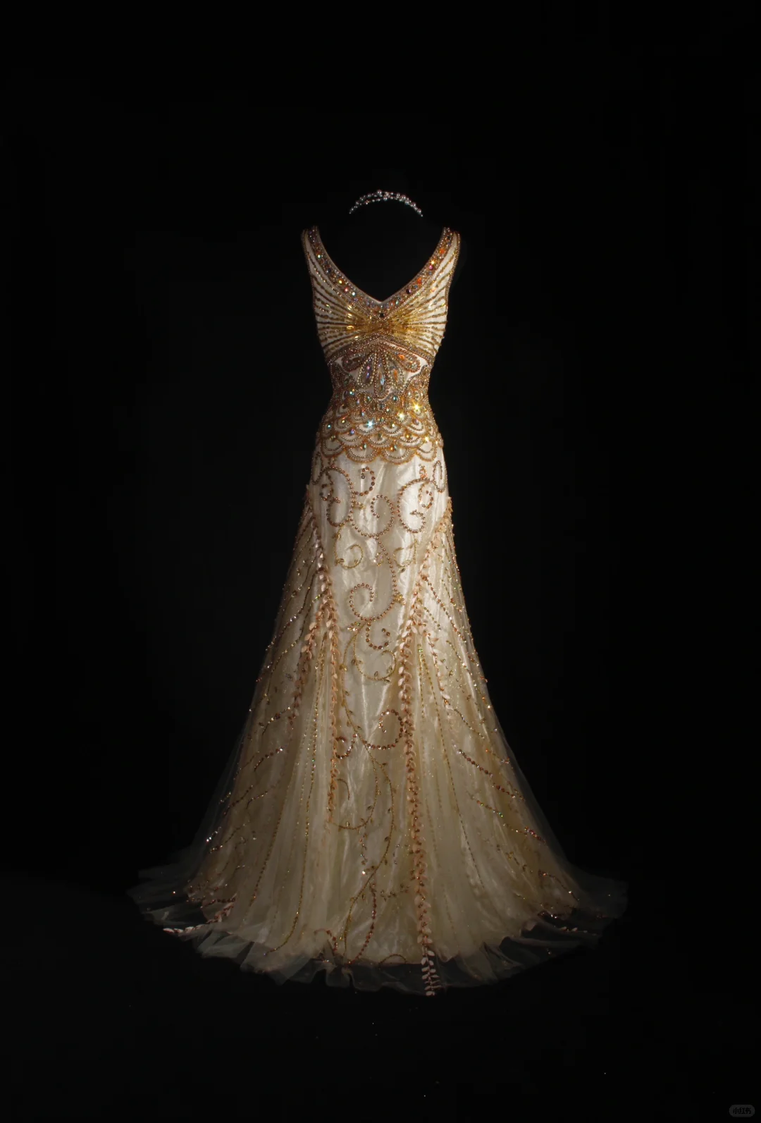 Vintage Champagne Gold Mermaid Beaded V-Neck Sheath Sleeveless Evening Gown DP7381