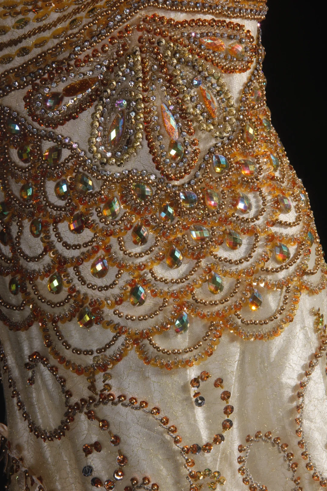 Vintage Champagne Gold Mermaid Beaded V-Neck Sheath Sleeveless Evening Gown DP7381