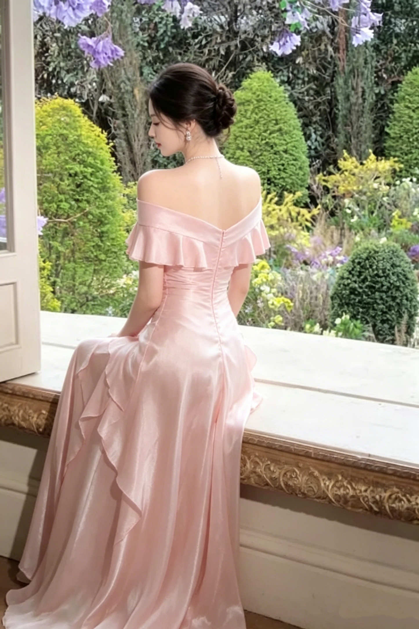 Elegantes pinkfarbenes, schulterfreies Satin-Rüschen-Oberteil A-Linien-Brautjungfernkleid DP8369