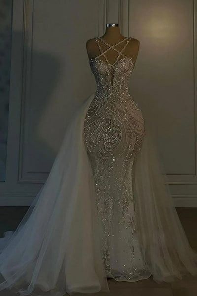 Elegantes Brautkleid im Meerjungfrauenstil mit abnehmbarer Tüllschleppe und Perlenstickerei DP7030