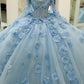 Robe de bal de quinceañera bleu ciel glamour, ornée d'appliqués floraux et de tulle scintillant, épaules dénudées, manches longues, coupe trapèze, DP7163