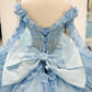 Robe de bal de quinceañera bleu ciel glamour, ornée d'appliqués floraux et de tulle scintillant, épaules dénudées, manches longues, coupe trapèze, DP7163