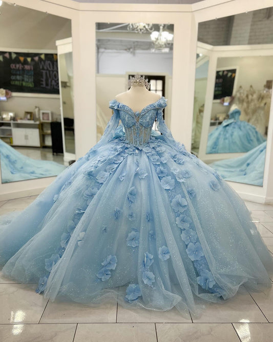 Robe de bal de quinceañera bleu ciel glamour, ornée d'appliqués floraux et de tulle scintillant, épaules dénudées, manches longues, coupe trapèze, DP7163