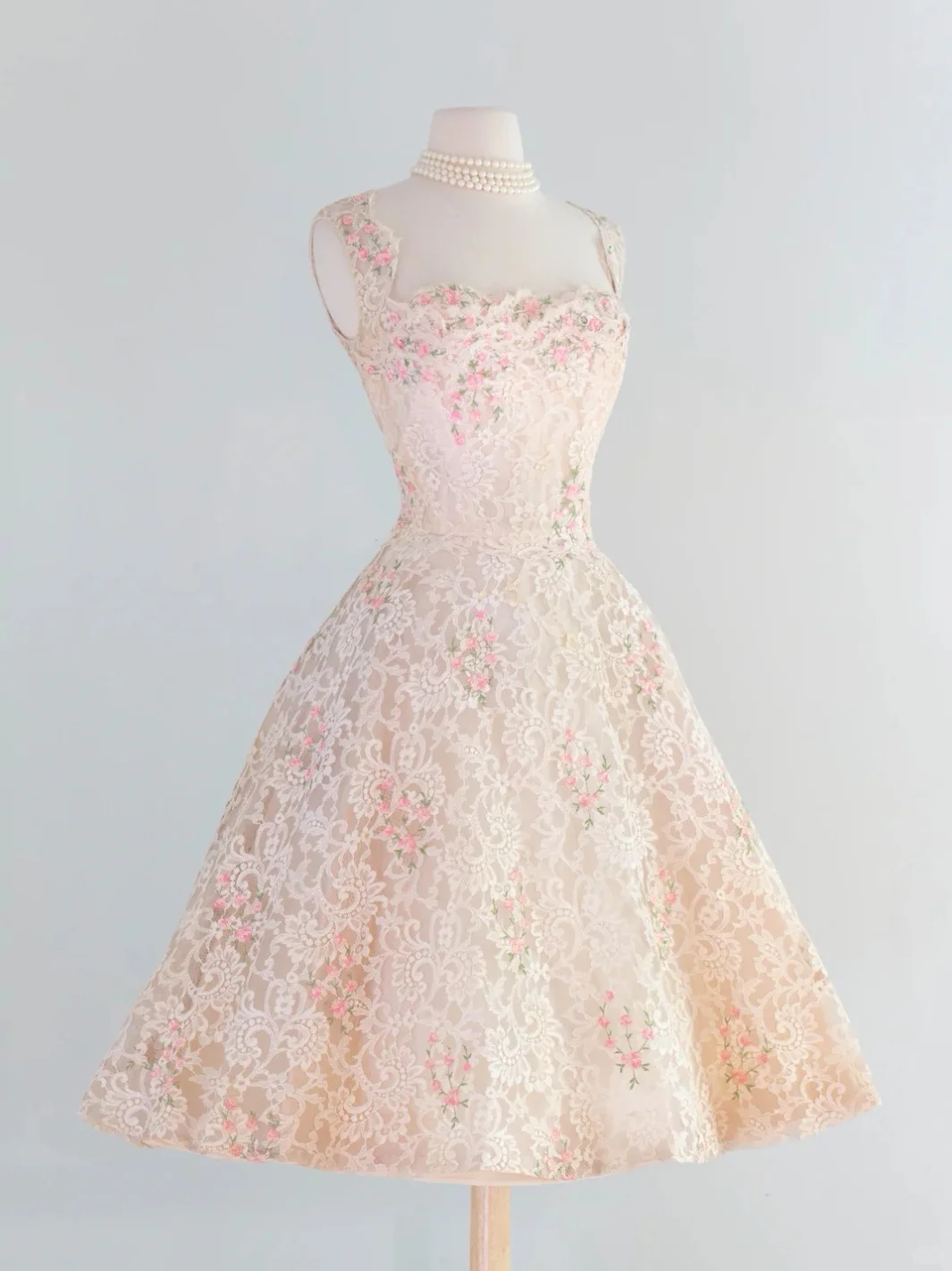 Retro Pink Floral Exquisite Embroidery Design A-Line Short Homecoming Dress Party Dress DP6216