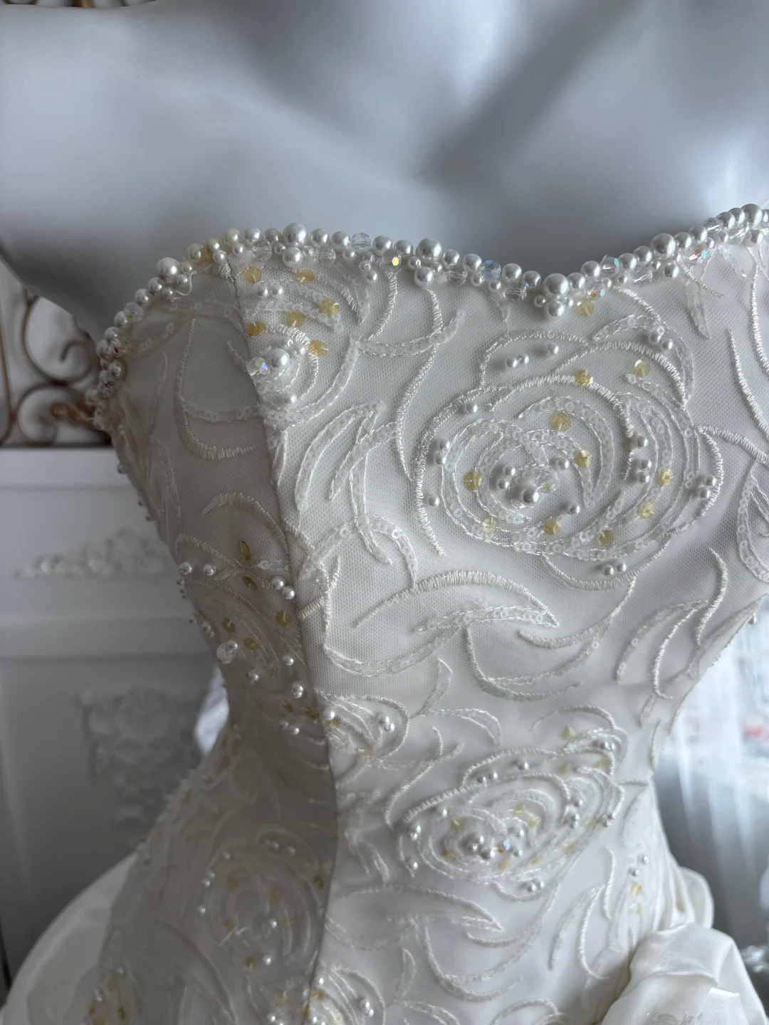 Vintage Strapless Ivory 3D Rose Wedding Dress Lace Embellished Ruffled   DSProm