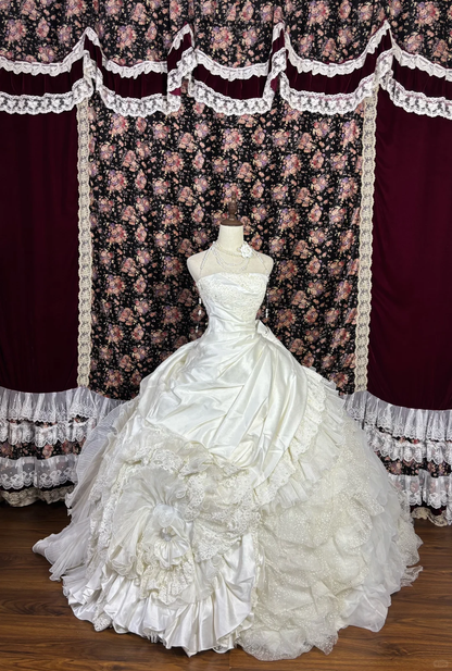 Vintage-Inspired Lace Ruffles & 3D Floral Wedding Dress A-Line Strapless Bridal Gown DP7069