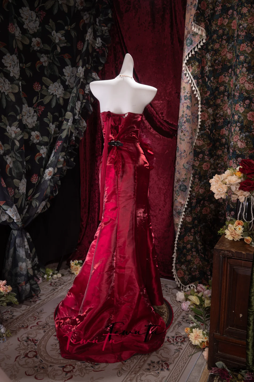 Vintage Red Strapless Mermaid Evening Gown 3D Rose Floral Appliques Prom Dress DP8338