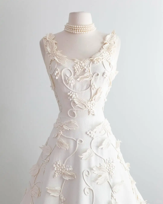 Vintage White 3D Grapes Applique Design A-Line Short Homecoming Dress Party Dress DP6217