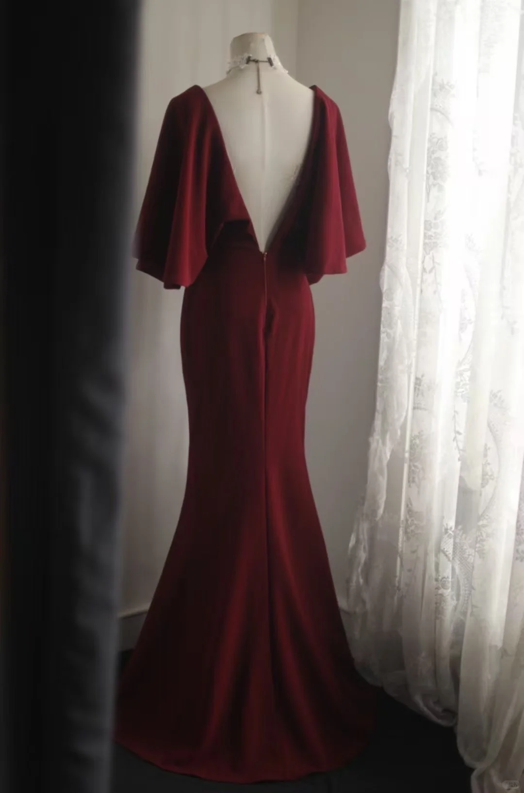 Glamorous Burgundy Mermaid Evening Gown Cape Sleeves V-Neck Formal  Prom Dress DP7661