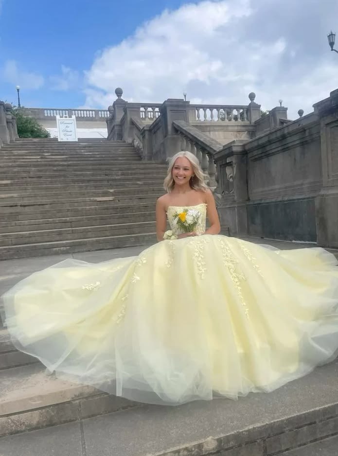 Elegant Strapless Yellow Tulle Prom Dress Lace Appliques and Train Sweet 16 Quinceanera Ball Gown DP8268