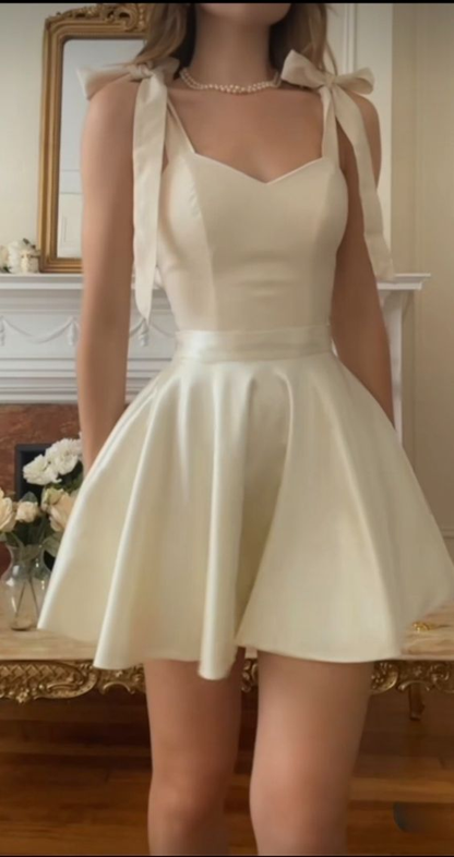 Jolie Mini Robe de Bal A-Line Blanche à Bretelles Robe d'Anniversaire DP2885