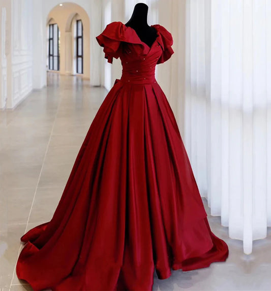 Wunderschönes burgunderrotes V-Ausschnitt Satin Puffärmel Perlenbesatz Sweet 16 Quinceanera A-Linie Abendkleid Ballkleid DP6320
