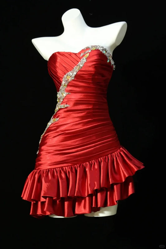 Vintage Rotes trägerloses Sweetheart-Design Etuikleid aus Satin Partykleid Homecoming-Kleid DP6092