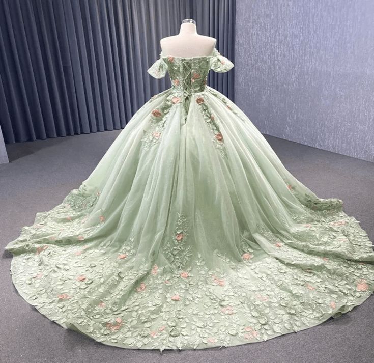 Glamorous Light Green Sweetheart Tulle Floral Appliques Quinceanera Ball Gown DP7142