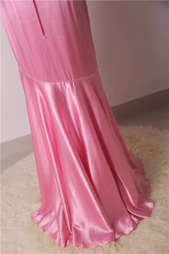 Robe de bal sirène rose fuchsia glamour en satin perlé et froncée DP7622