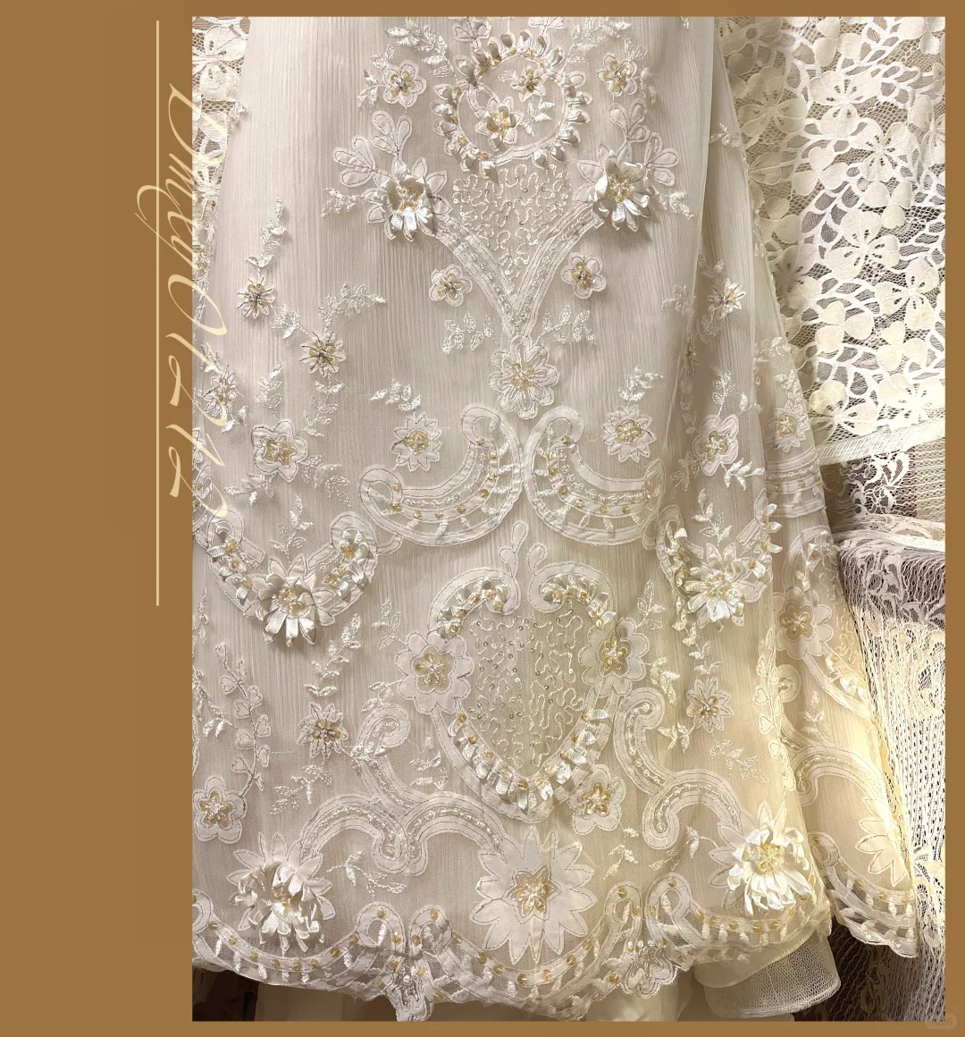 Vintage-Brautkleid im Meerjungfrauenstil mit Spaghettiträgern, aufwendiger Spitzenstickerei und luxuriöser Schleppe DP7258