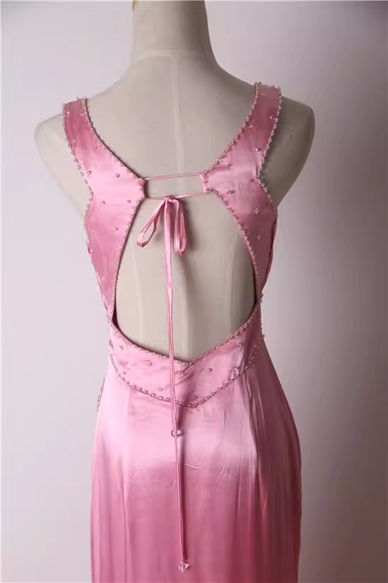 Robe de bal sirène rose fuchsia glamour en satin perlé et froncée DP7622