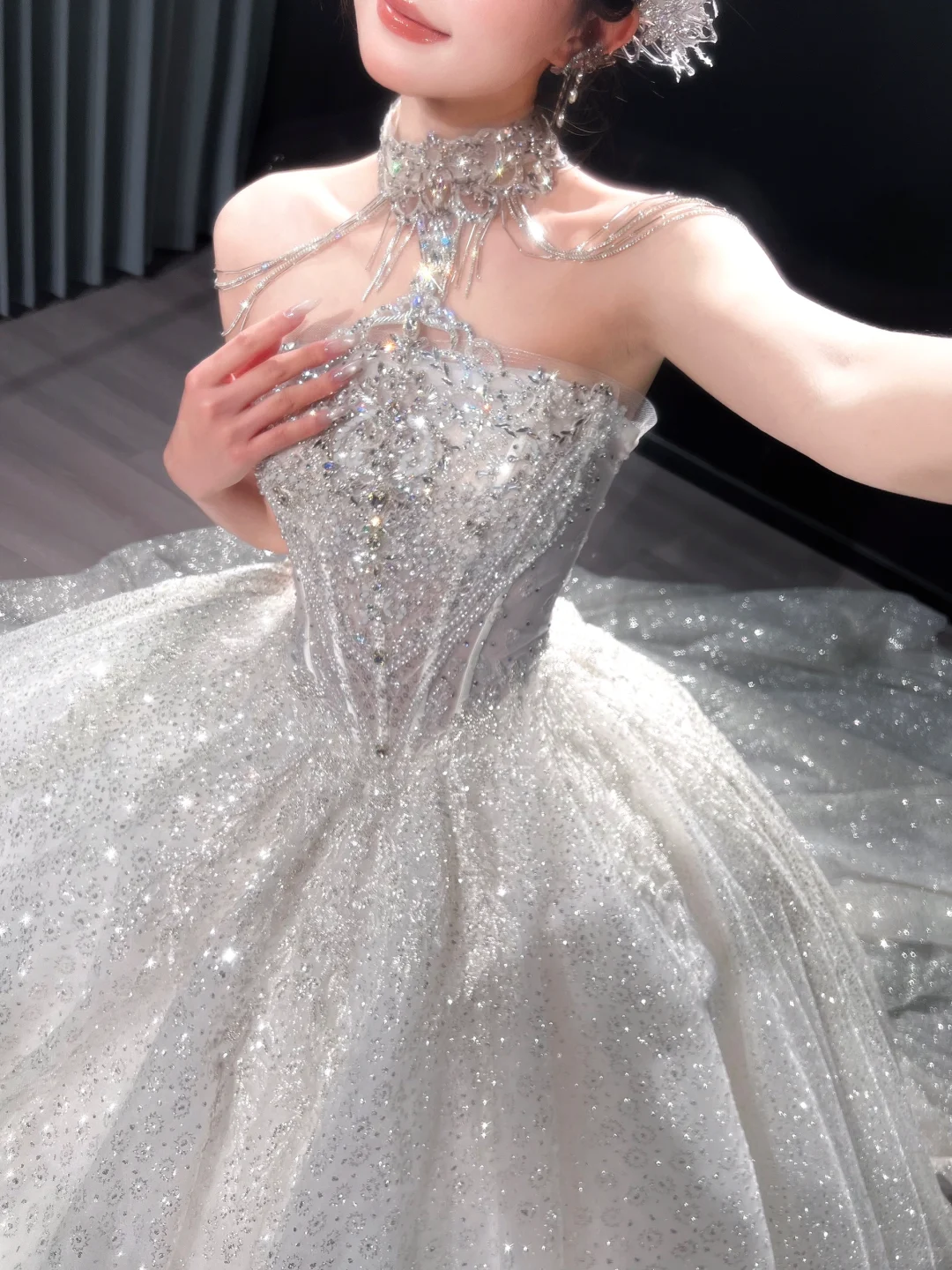 Glamorous Tulle Sequined Beaded Wedding Dress A-Line Strapless Bridal Gown DP7127
