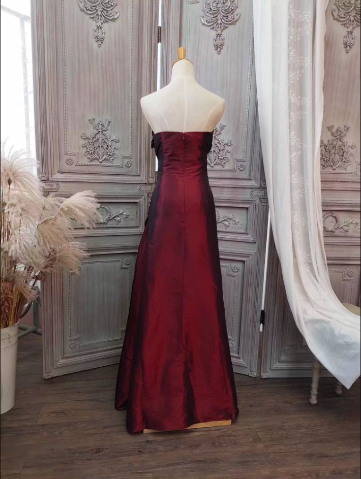 Elegant Strapless Burgundy Floral Applique Beaded Ruched A-Line Prom Dress DP8478