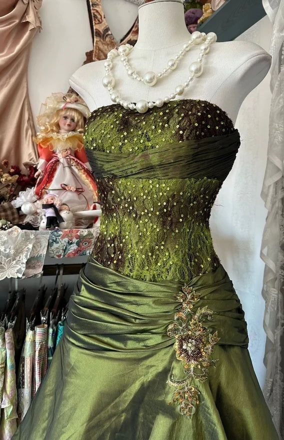 Vintage Olive Green Strapless Prom Dress Beaded Bodice Layered Tulle Evening Gown DP7912