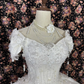 Robe de mariée vintage en dentelle, épaules dénudées, coupe trapèze, broderies florales, DP7063
