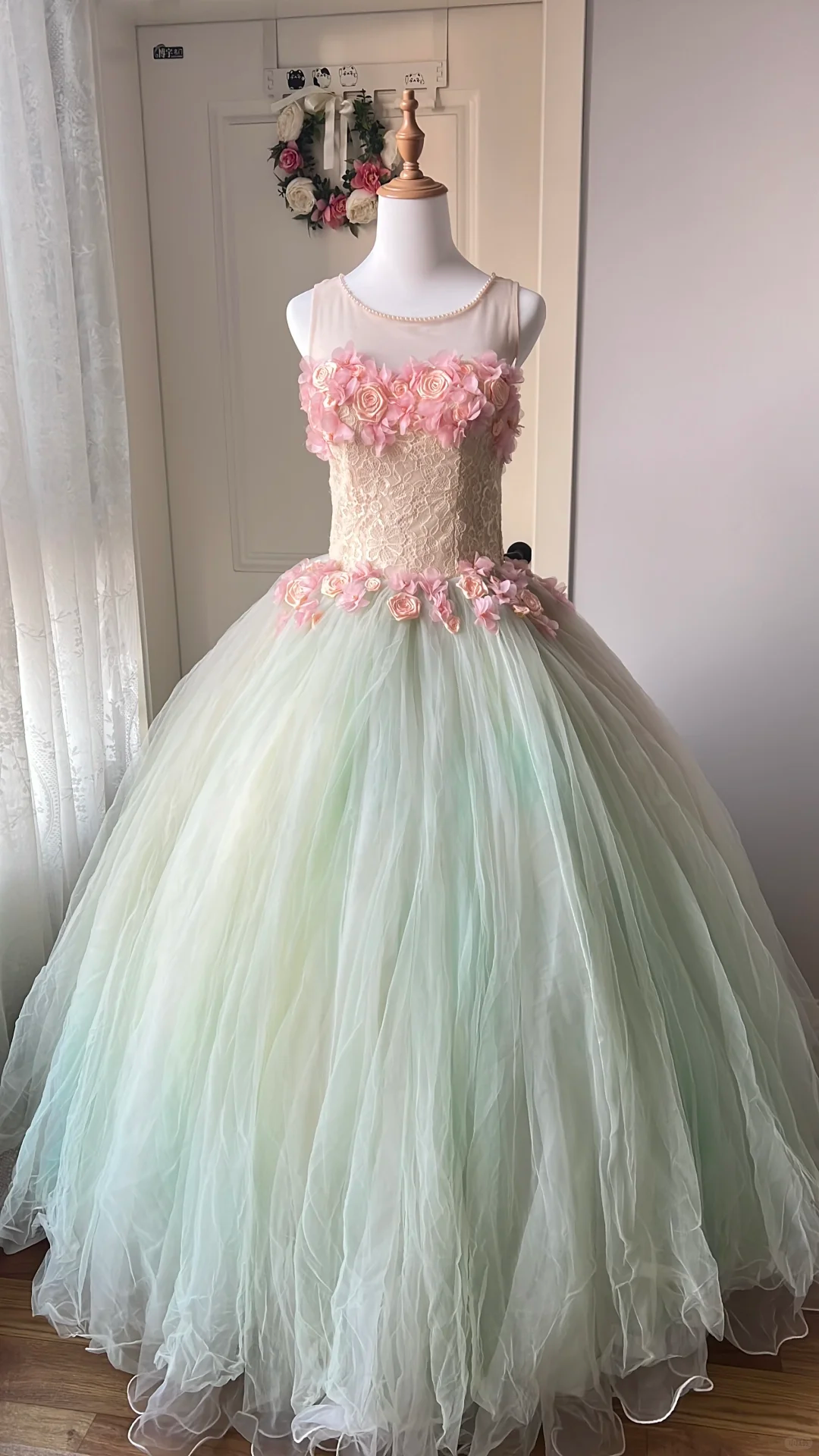 Chic Mint Green Tulle Pink 3D Floral Lace Bodice Sleeveless Sweet 16 Quinceanera Ball Gown DP7364