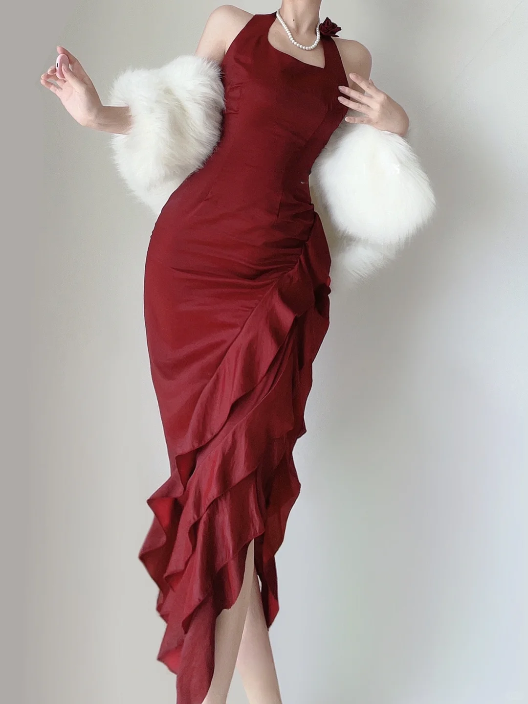 Sexy Burgunderrot Neckholder Meerjungfrau Rüschen Langes Abendkleid Geburtstags-Outfits, DP5387