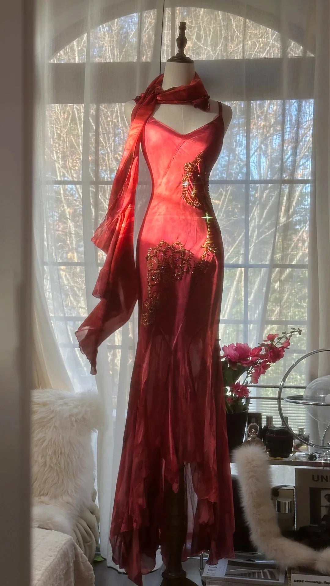 Vintage Rote Stickerei Ballkleid Perlen Meerjungfrau Abendkleid Langes Abendkleid DP6634