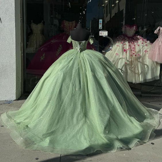 Elegantes, schulterfreies A-Linien-Ballkleid in Salbeigrün für Sweet 16 Quinceanera-Abendkleider, Geburtstagskleid, Abendkleid, Ballkleid DP6524