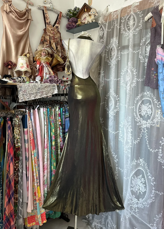 Glamorous Satin Halter Deep V-Neck Mermaid Prom Dress DP8325